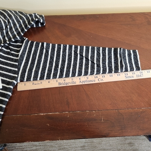 Market & Spruce Charcoal Striped Hoodie XSP - Picture 6 of 10